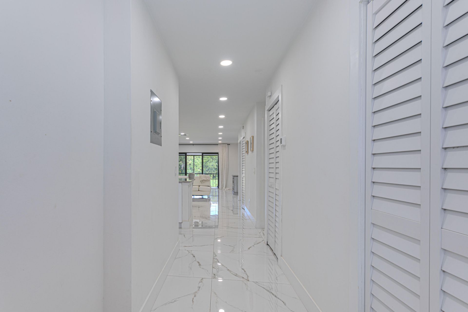 8545 Casa Del Lago, Unit F, Boca Raton, FL 33433 Photo