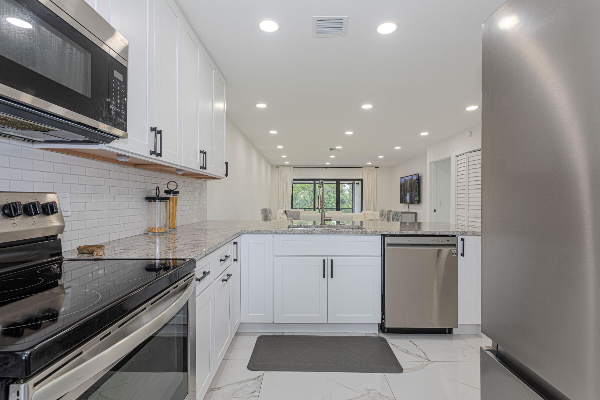 8545 Casa Del Lago, Unit F, Boca Raton, FL 33433 Photo