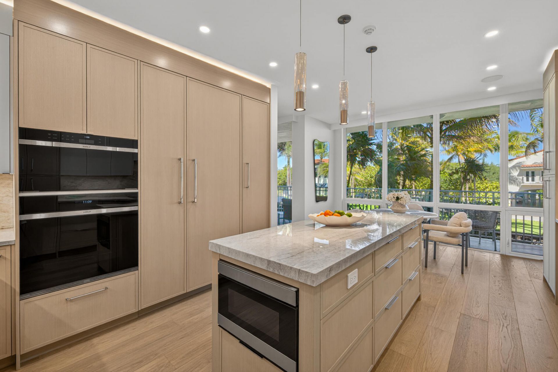 100 Royal Palm Way, Unit D2, Palm Beach, FL 33480 Photo