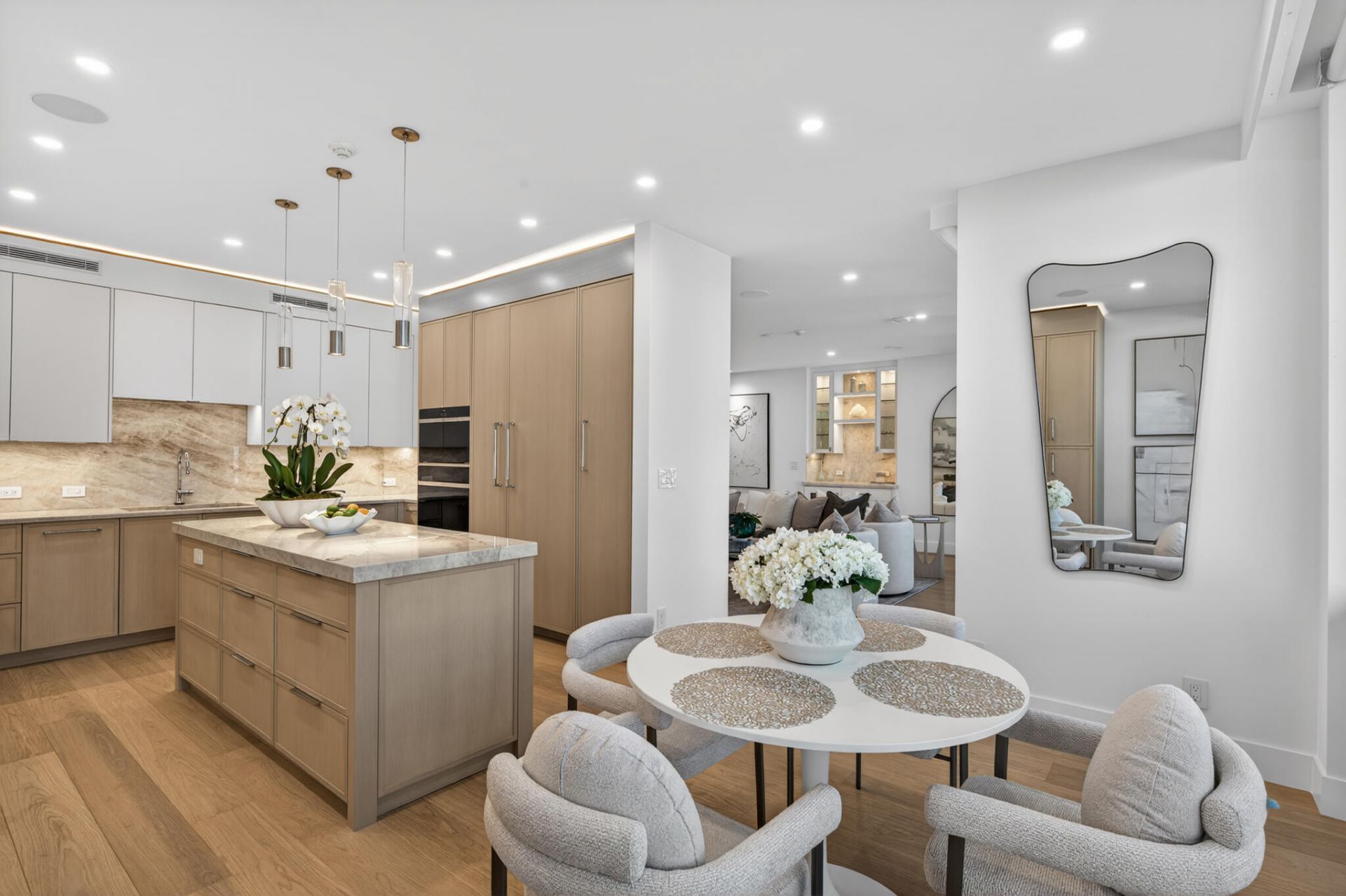 100 Royal Palm Way, Unit D2, Palm Beach, FL 33480 Photo