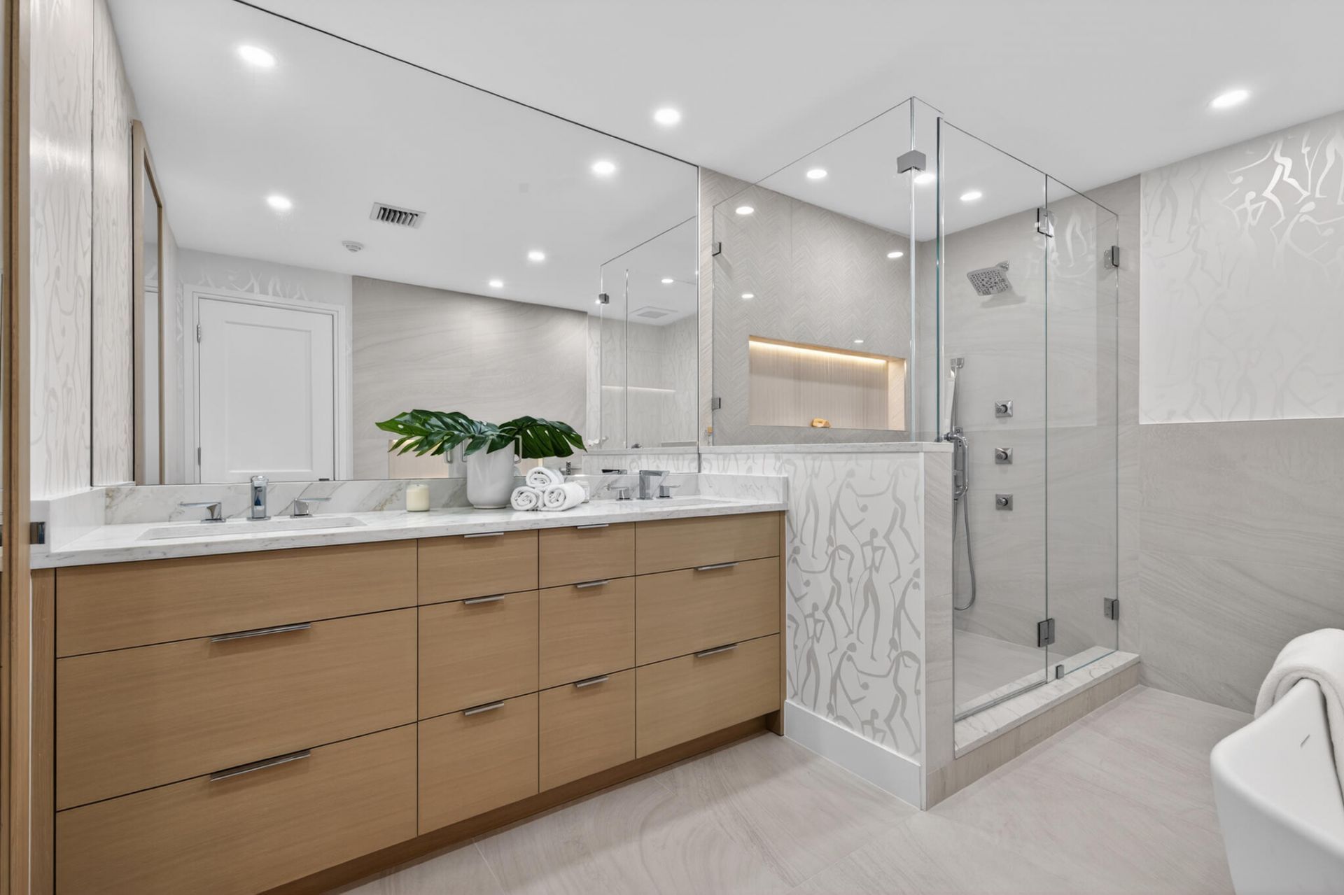 100 Royal Palm Way, Unit D2, Palm Beach, FL 33480 Photo