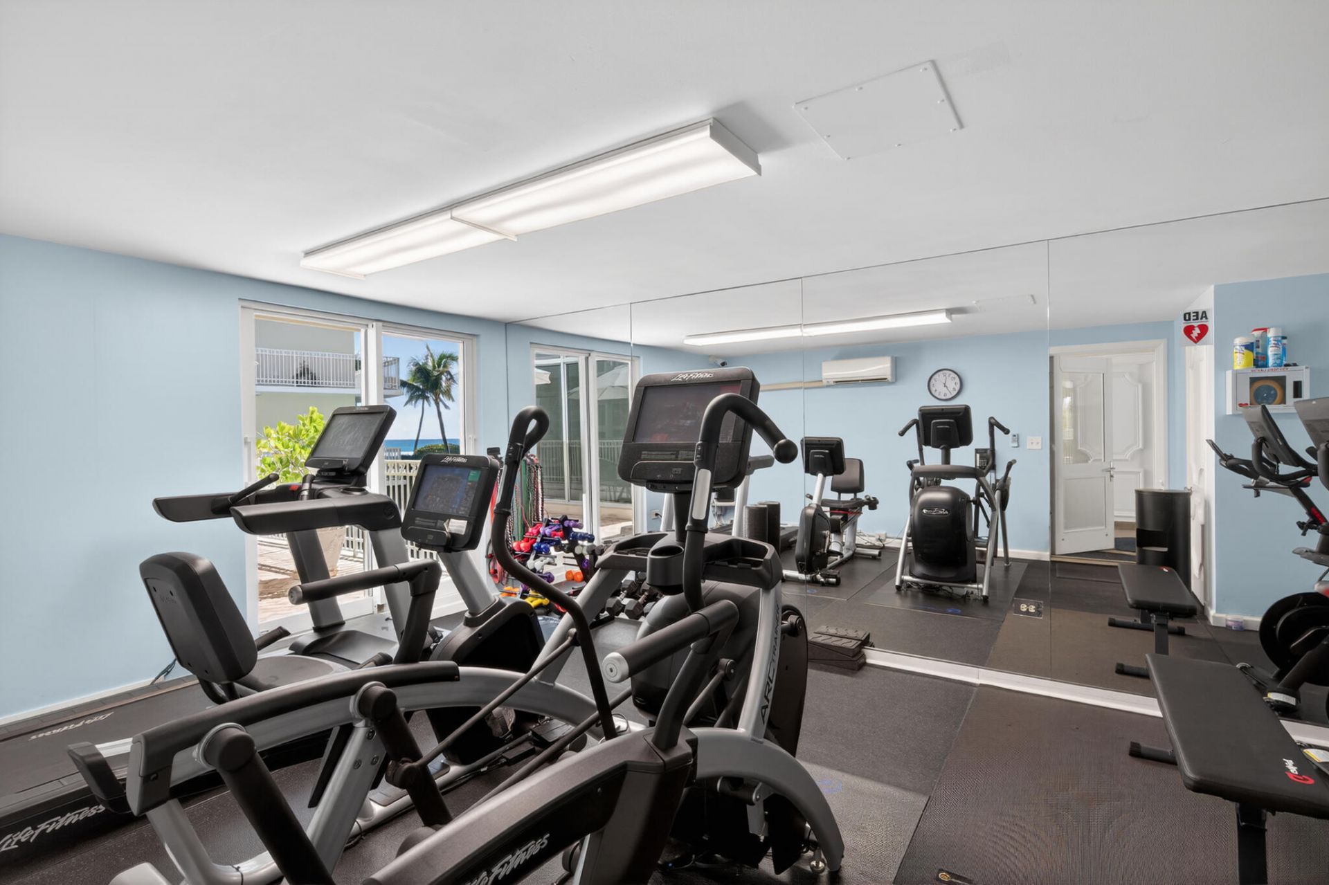 100 Royal Palm Way, Unit D2, Palm Beach, FL 33480 Photo