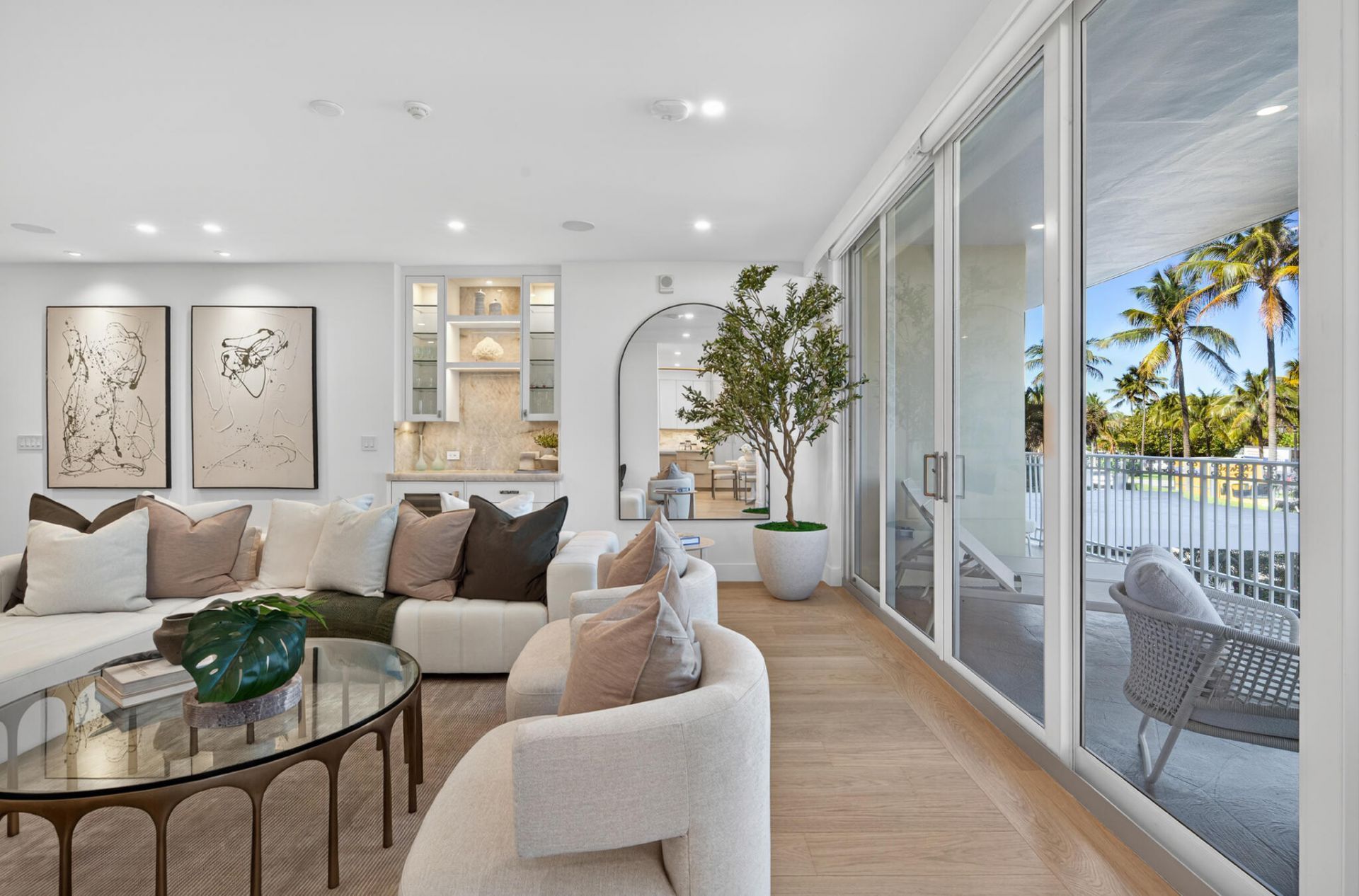 100 Royal Palm Way, Unit D2, Palm Beach, FL 33480 Photo