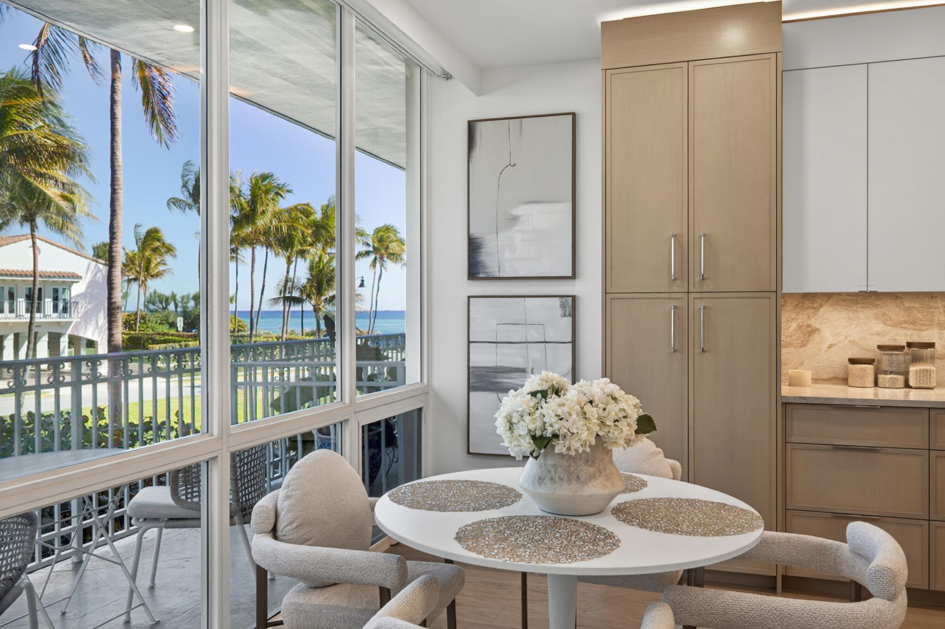 100 Royal Palm Way, Unit D2, Palm Beach, FL 33480 Photo