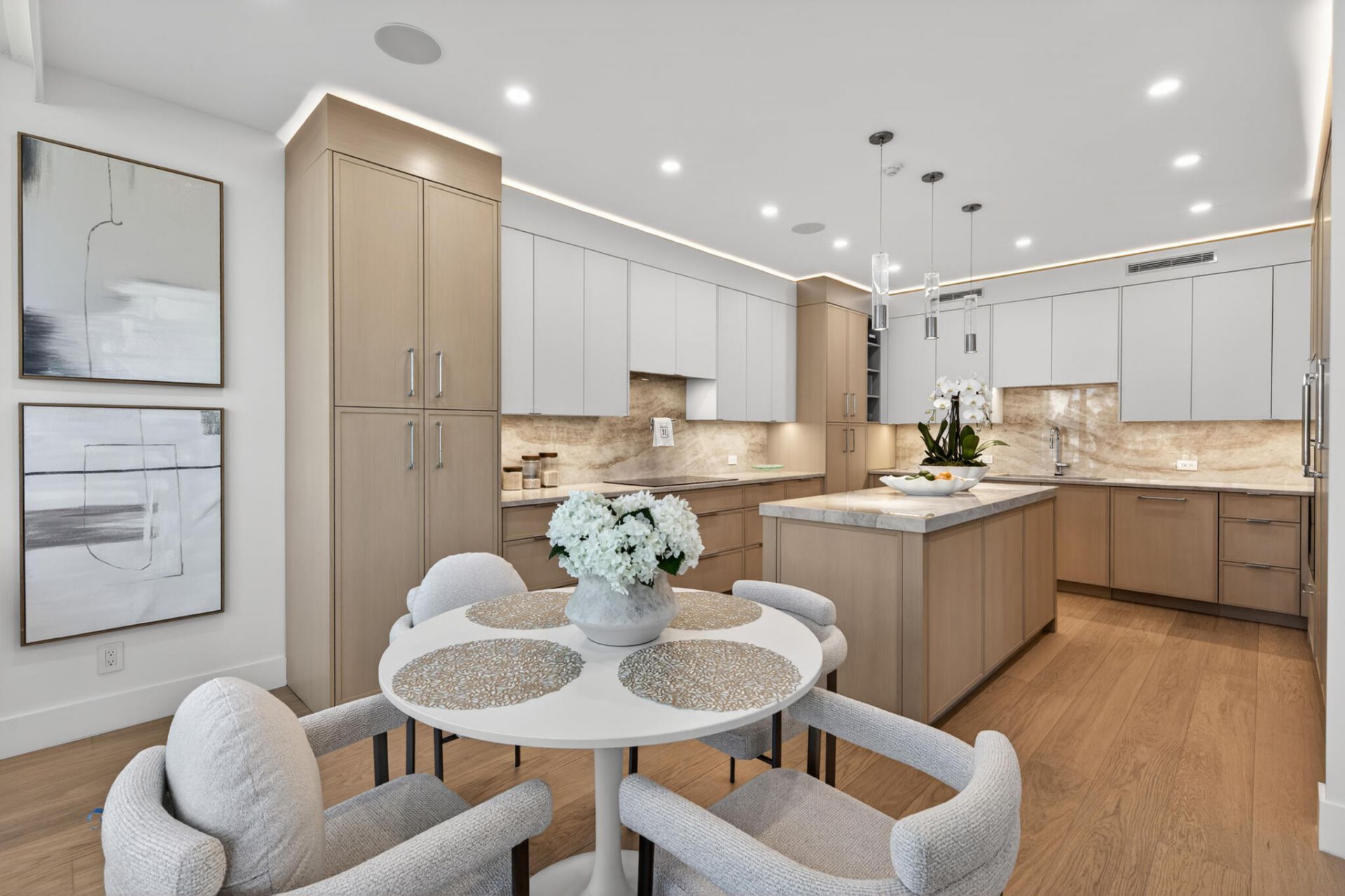 100 Royal Palm Way, Unit D2, Palm Beach, FL 33480 Photo