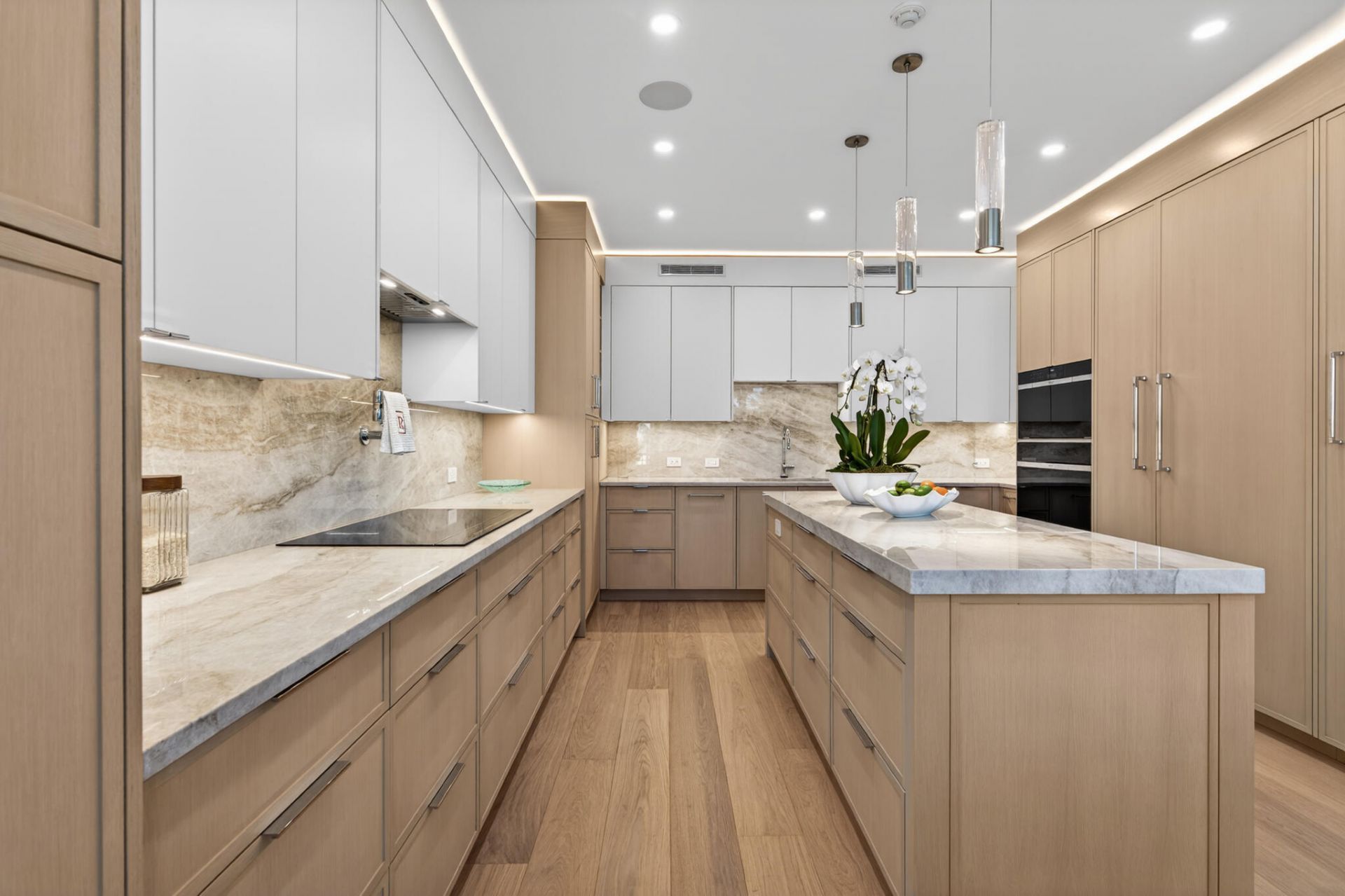 100 Royal Palm Way, Unit D2, Palm Beach, FL 33480 Photo