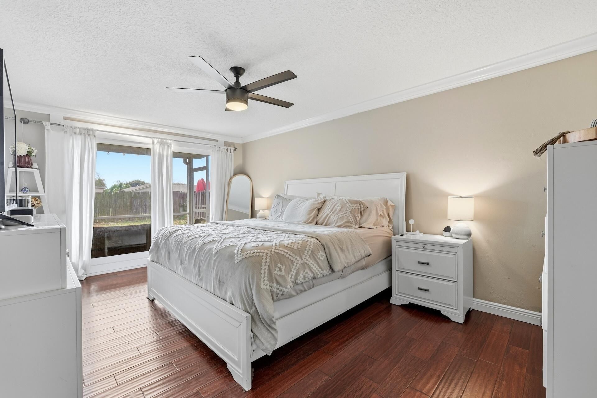 362 La Mancha Avenue, Royal Palm Beach, FL 33411 Photo