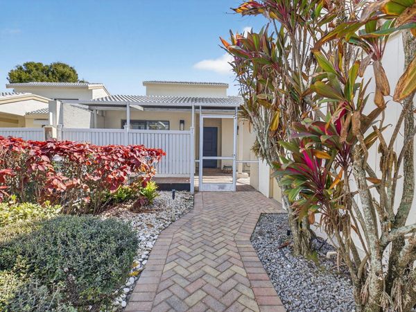 1 Eastgate Drive, Unit B, Boynton Beach, FL 33436