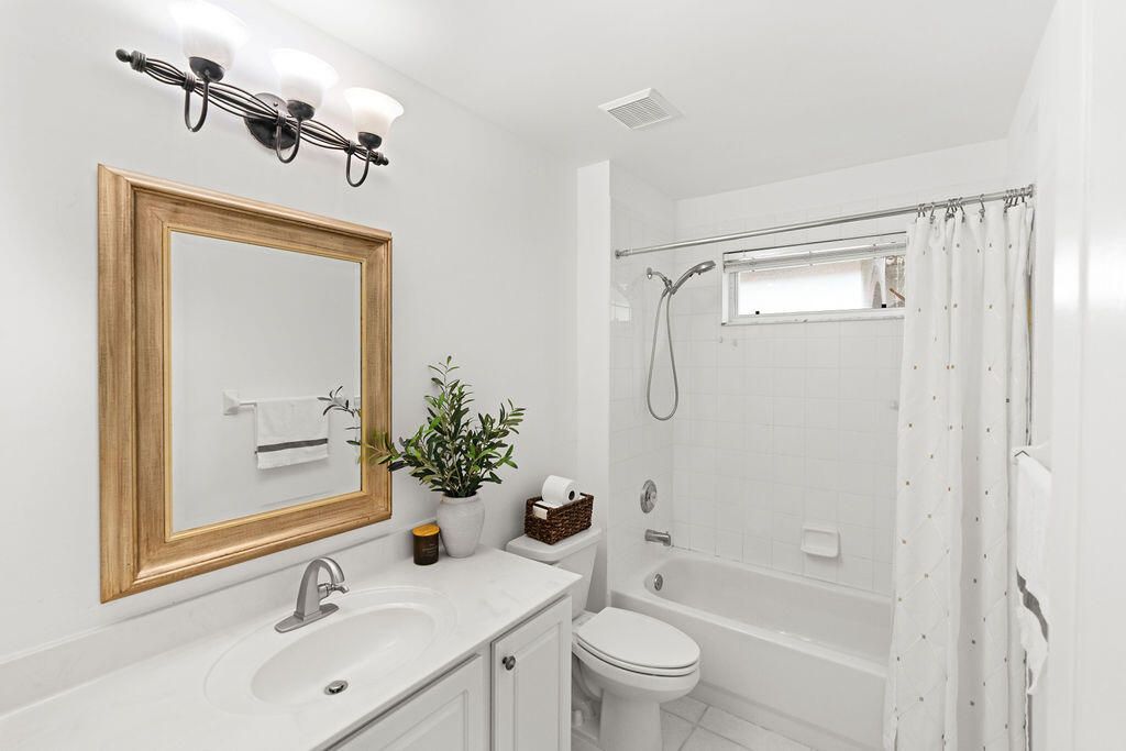 447 Woodview Circle, Palm Beach Gardens, FL 33418 Photo