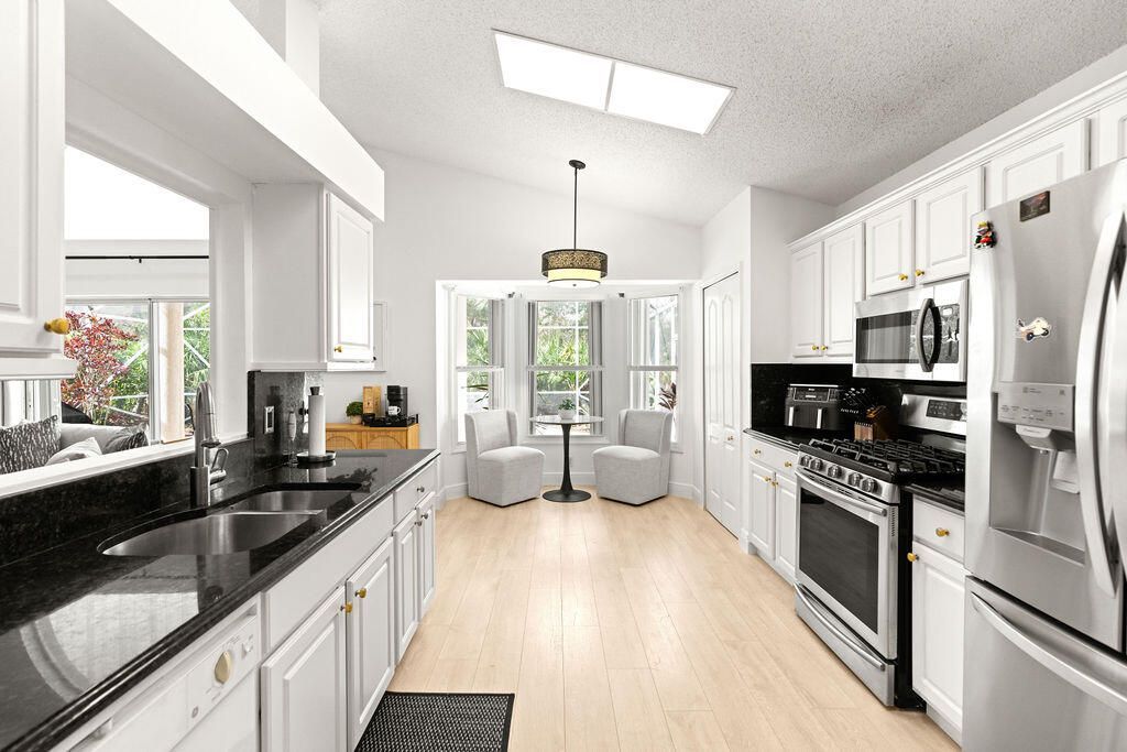 447 Woodview Circle, Palm Beach Gardens, FL 33418 Photo