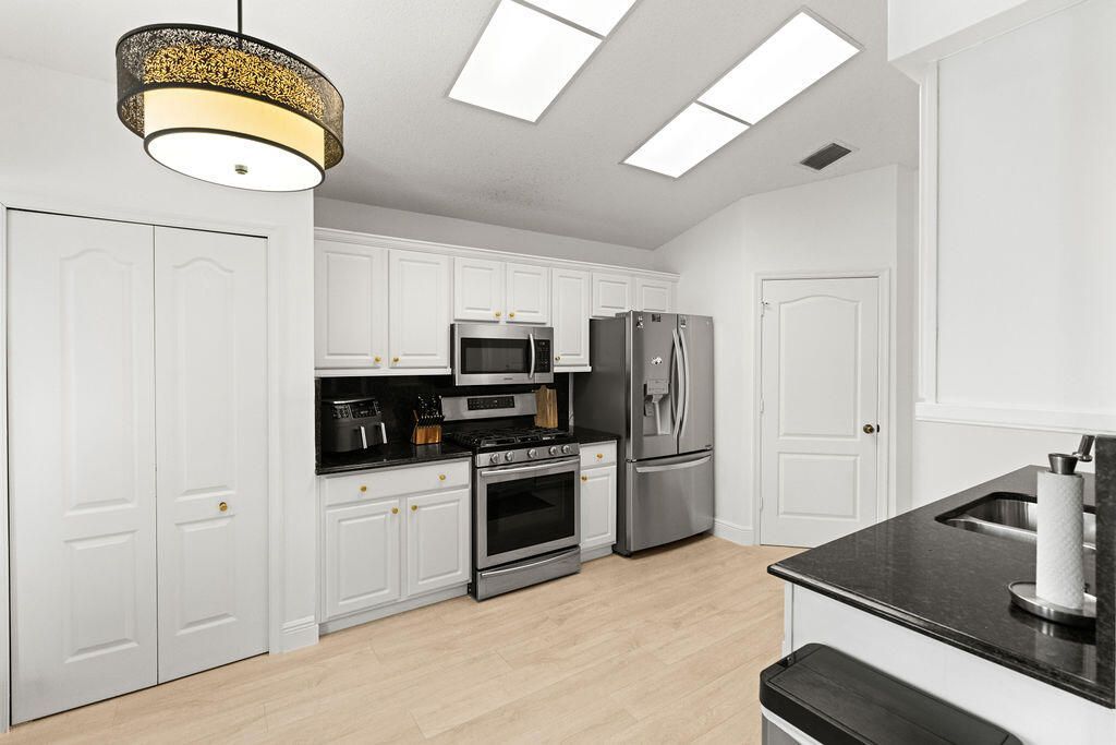 447 Woodview Circle, Palm Beach Gardens, FL 33418 Photo