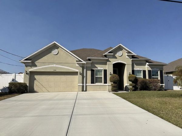 5285 NW South Delwood Drive, Port Saint Lucie, FL 34986