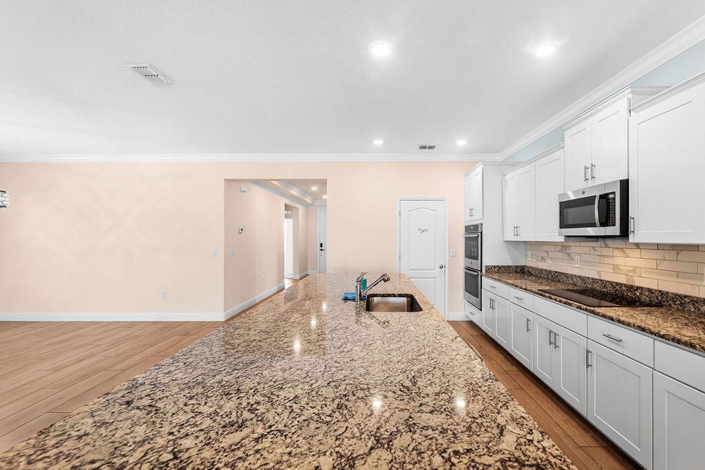 5285 NW South Delwood Drive, Port Saint Lucie, FL 34986 Photo