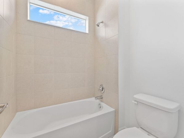 10625 SW Larocca Way, Port St. Lucie, FL 34987