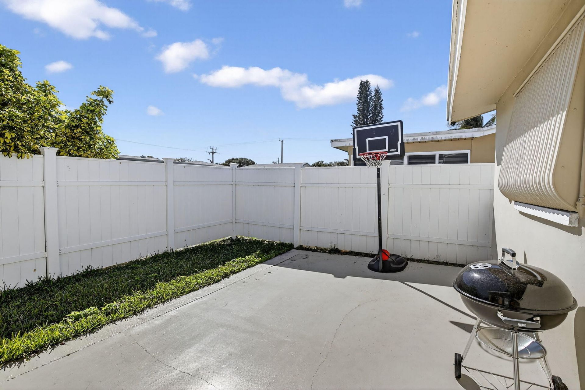 5710 NW 70th Terrace, Tamarac, FL 33321 Photo