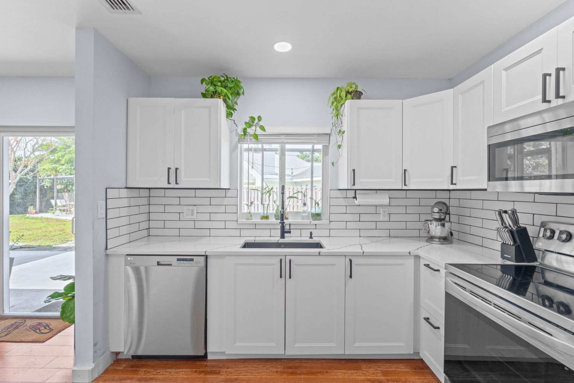 6711 NW 28th Avenue, Fort Lauderdale, FL 33309 Photo