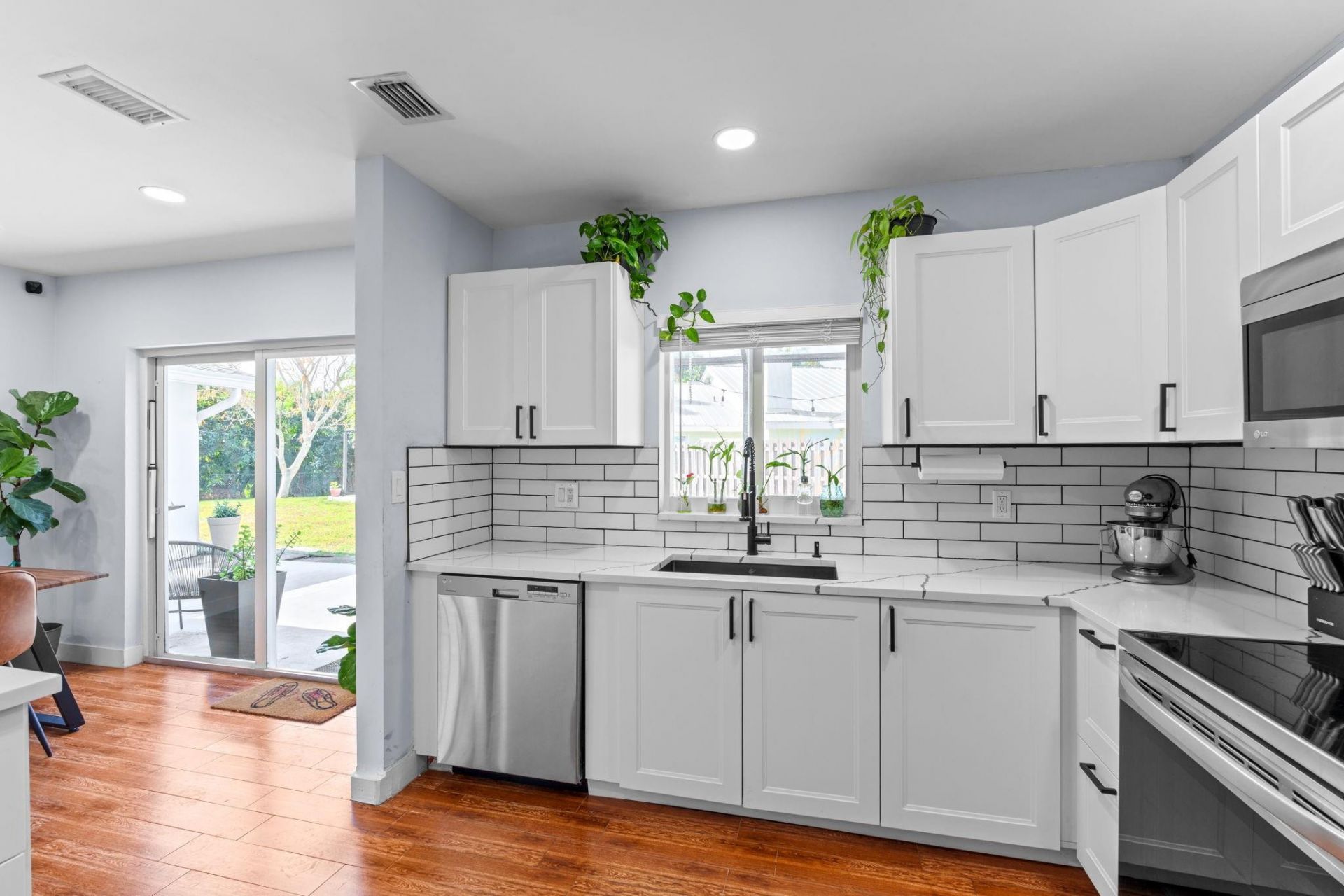 6711 NW 28th Avenue, Fort Lauderdale, FL 33309 Photo