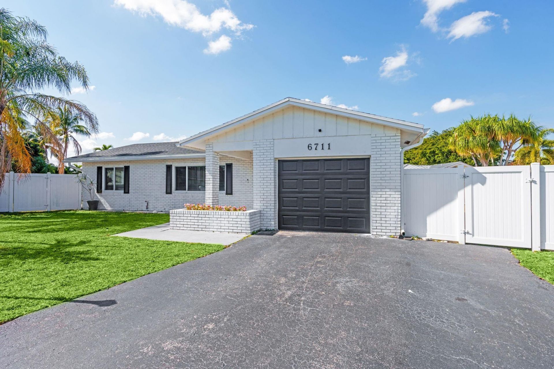 6711 NW 28th Avenue, Fort Lauderdale, FL 33309 Photo