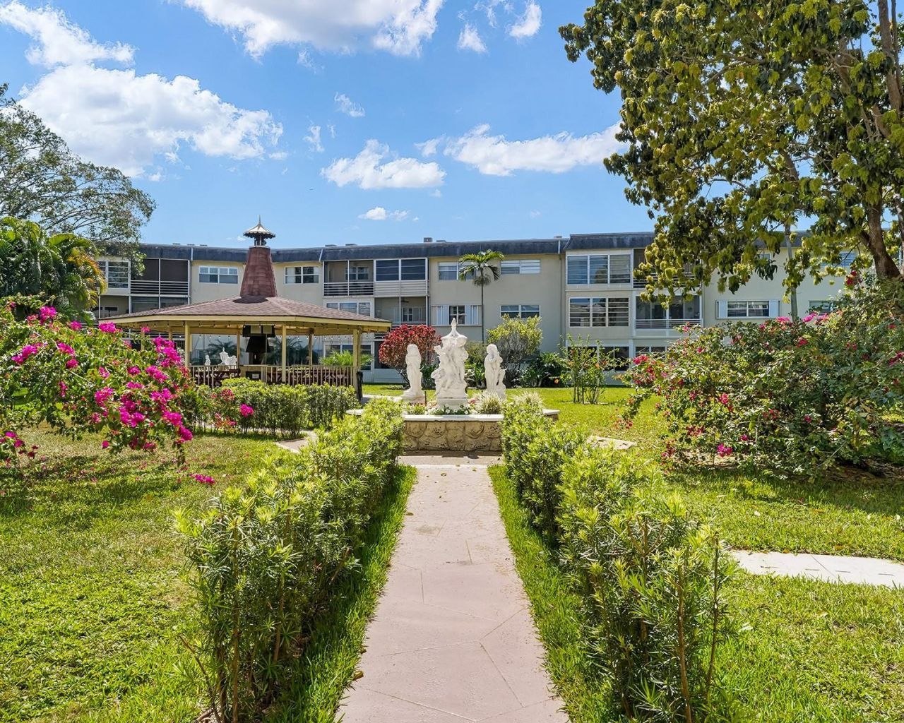 4321 NW 16th Street, Unit 208, Fort Lauderdale, FL 33313 Photo