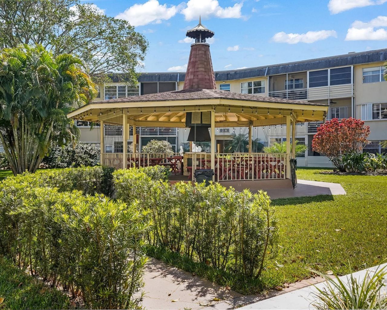 4321 NW 16th Street, Unit 208, Fort Lauderdale, FL 33313 Photo