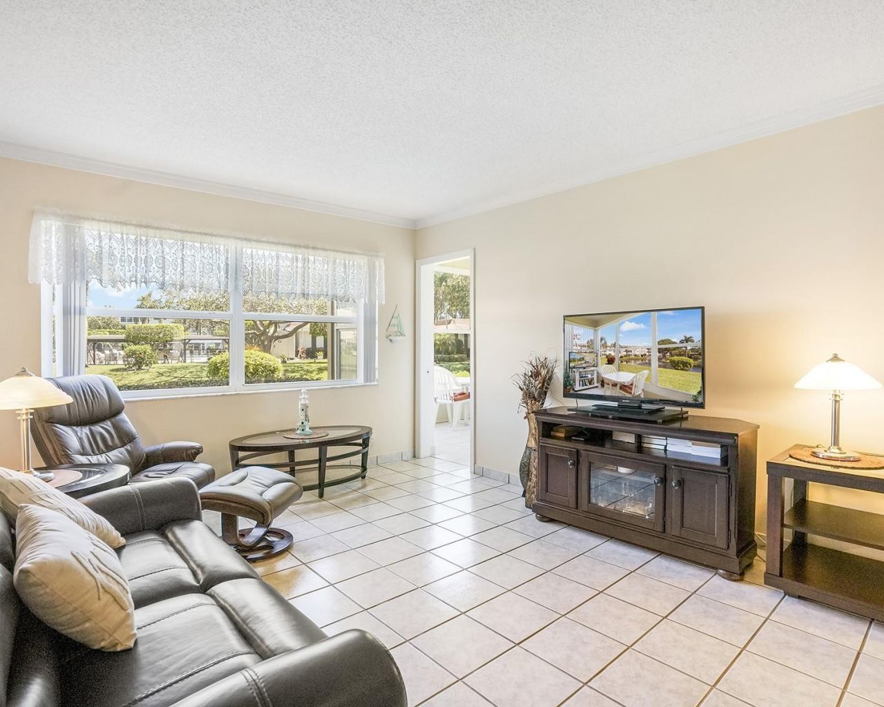 3400 NW 48th Avenue, Unit 407, Lauderdale Lakes, FL 33319 Photo
