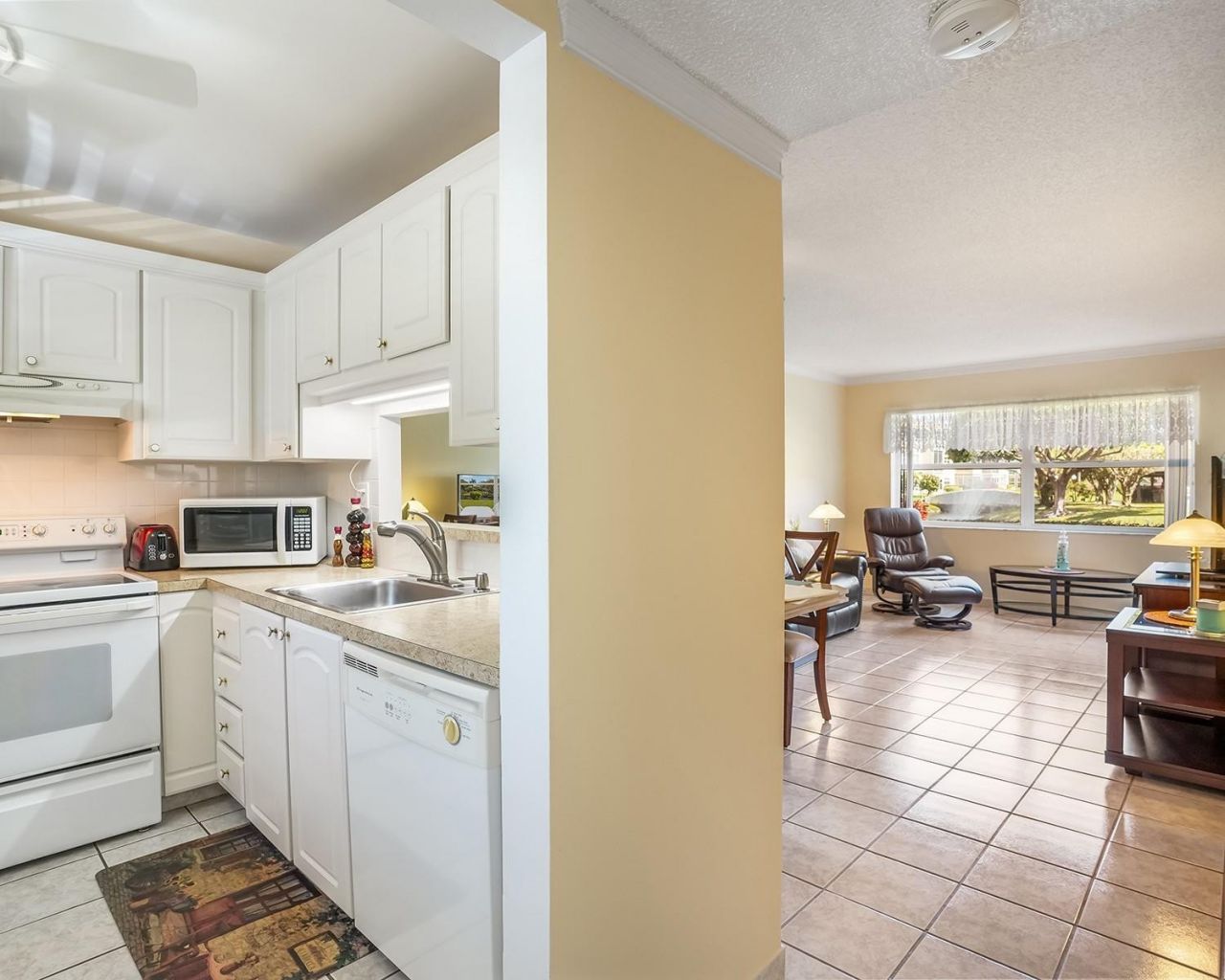3400 NW 48th Avenue, Unit 407, Lauderdale Lakes, FL 33319 Photo