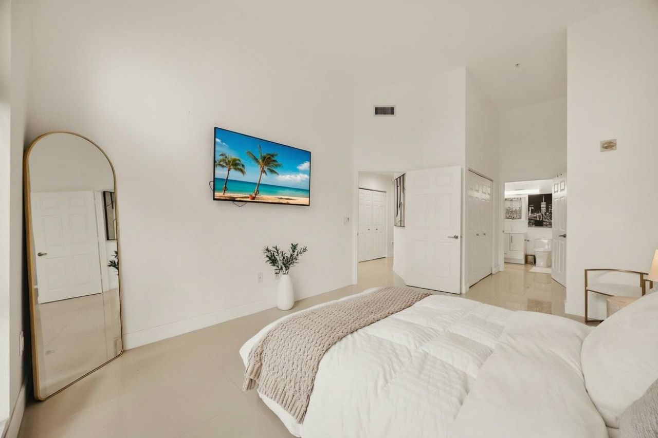 616 Clearwater Park Rd, Unit 101, West Palm Beach, FL 33401 Photo