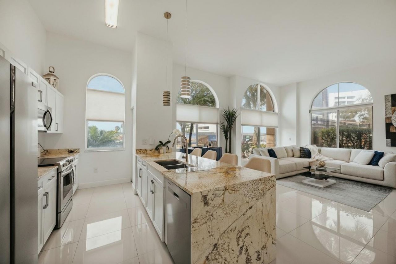 616 Clearwater Park Rd, Unit 101, West Palm Beach, FL 33401 Photo