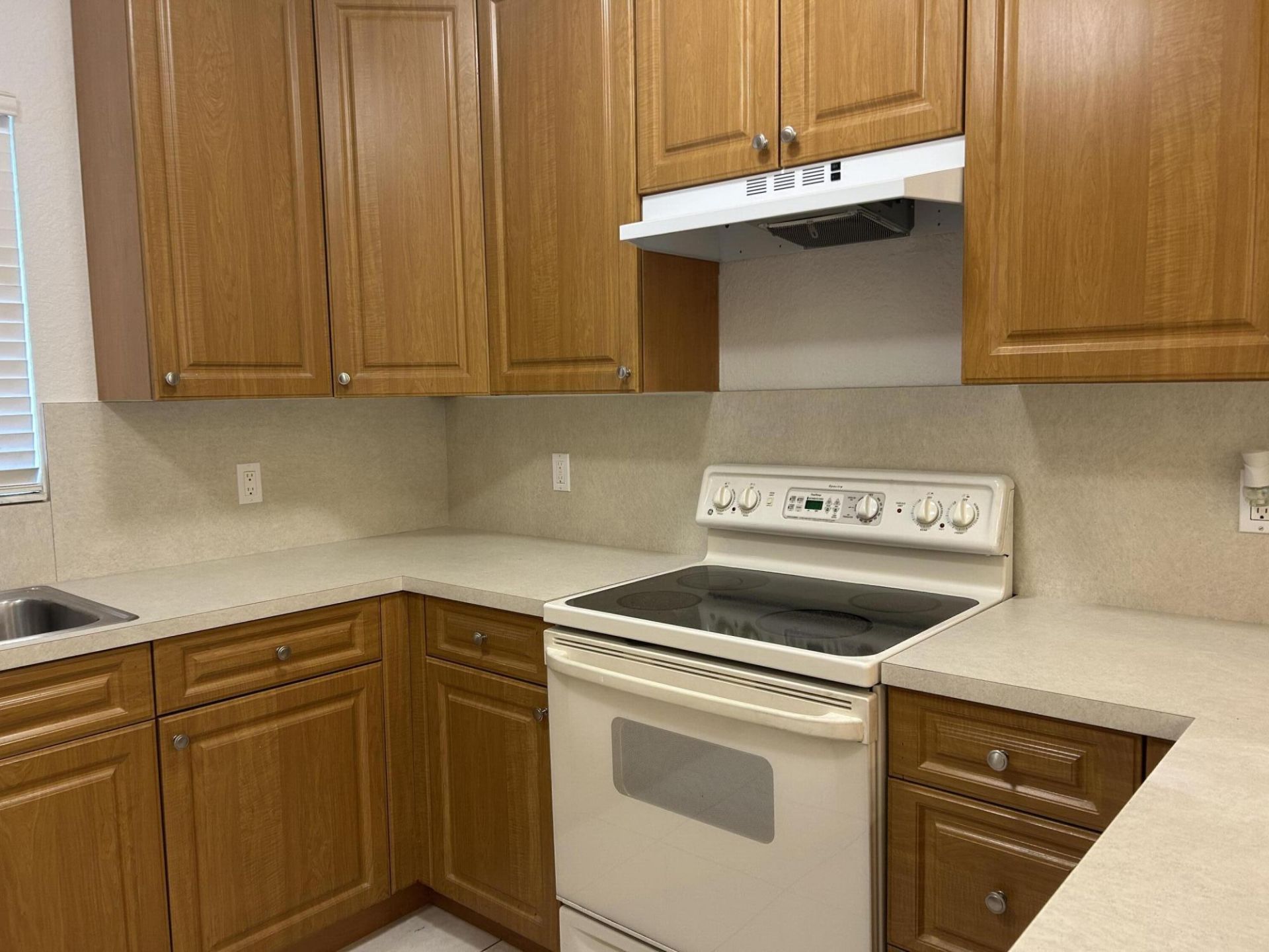 911 NE 12th Avenue, Pompano Beach, FL 33060 Photo
