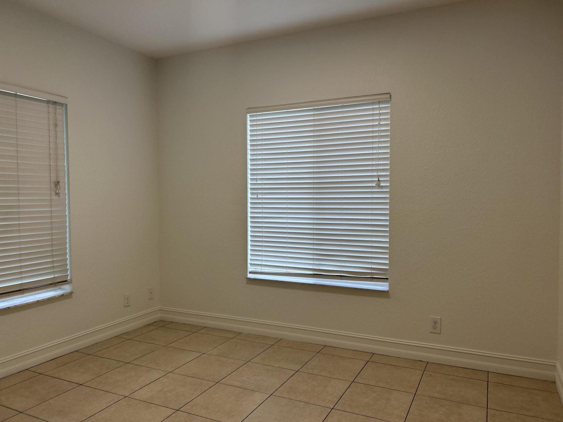 911 NE 12th Avenue, Pompano Beach, FL 33060 Photo