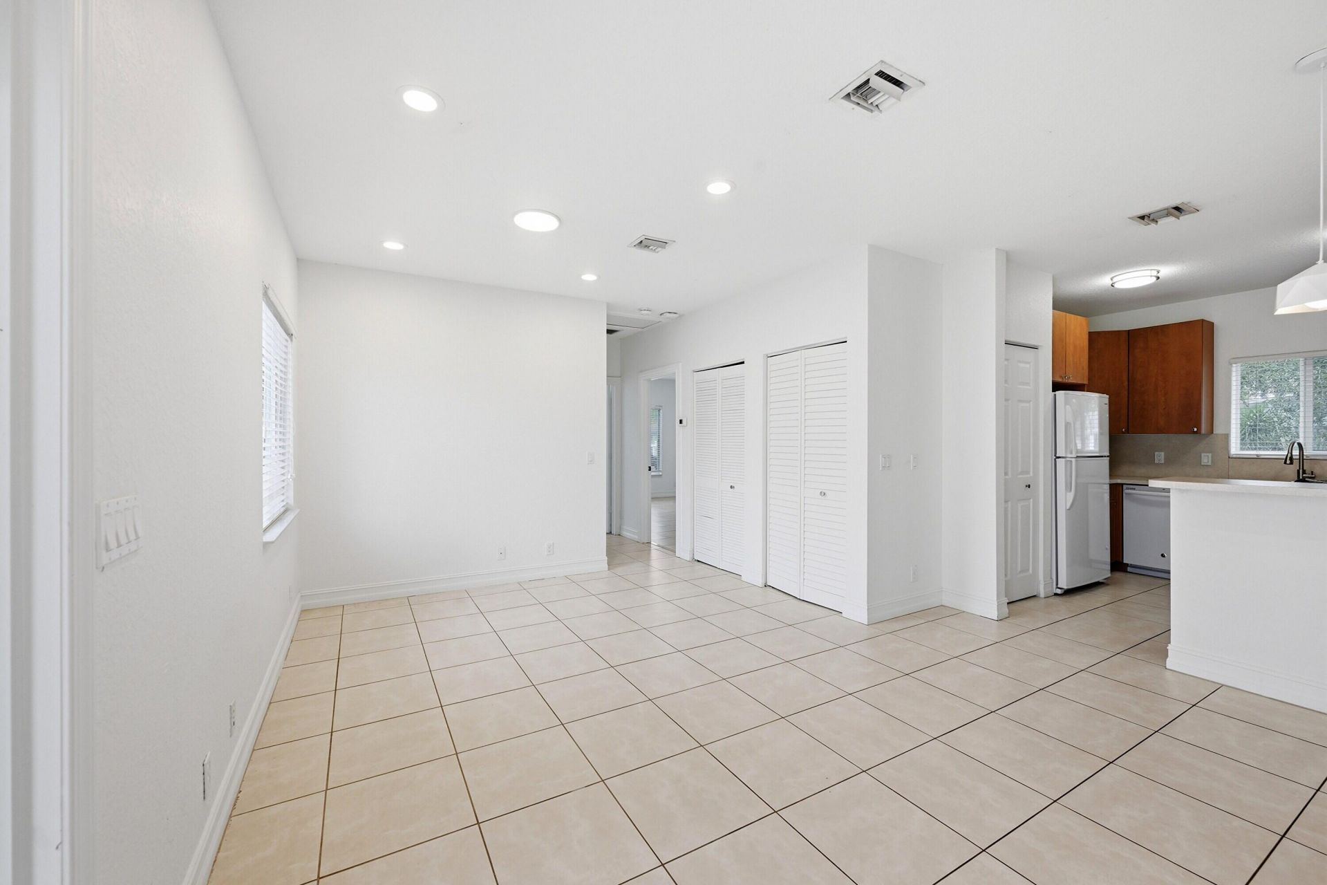 911 NE 12th Avenue, Pompano Beach, FL 33060 Photo