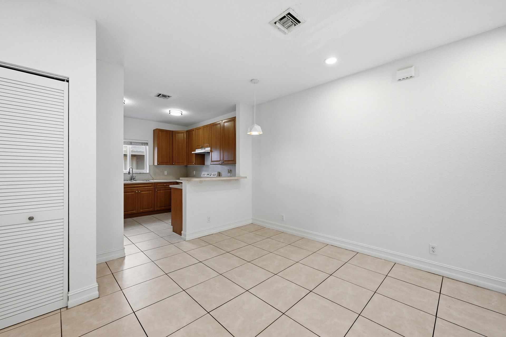 911 NE 12th Avenue, Pompano Beach, FL 33060 Photo