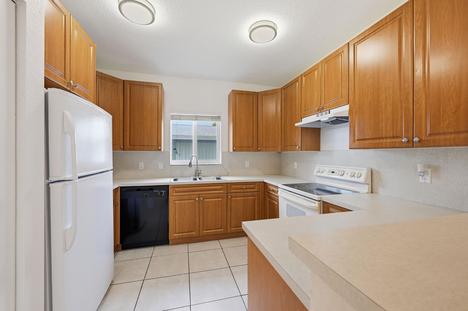 911 NE 12th Avenue, Pompano Beach, FL 33060 Photo