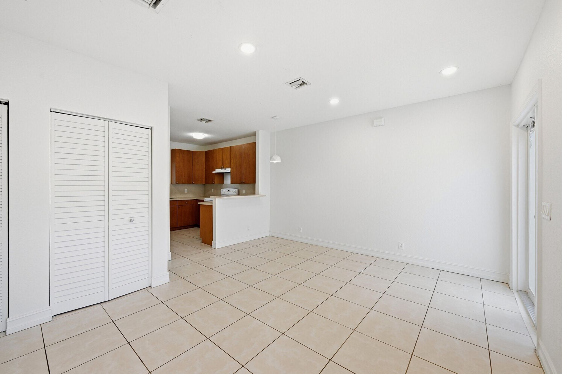 911 NE 12th Avenue, Pompano Beach, FL 33060 Photo