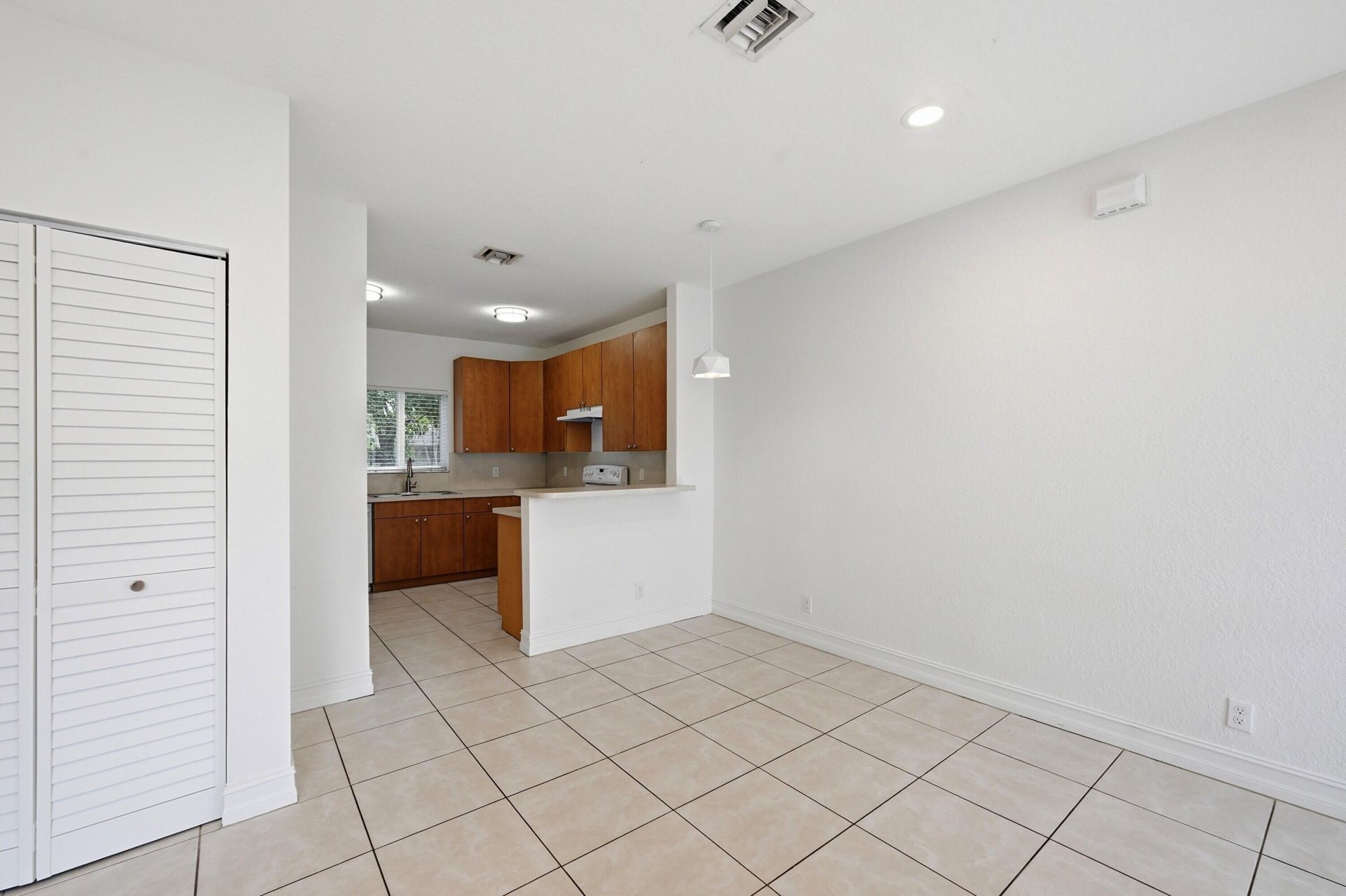 911 NE 12th Avenue, Pompano Beach, FL 33060 Photo