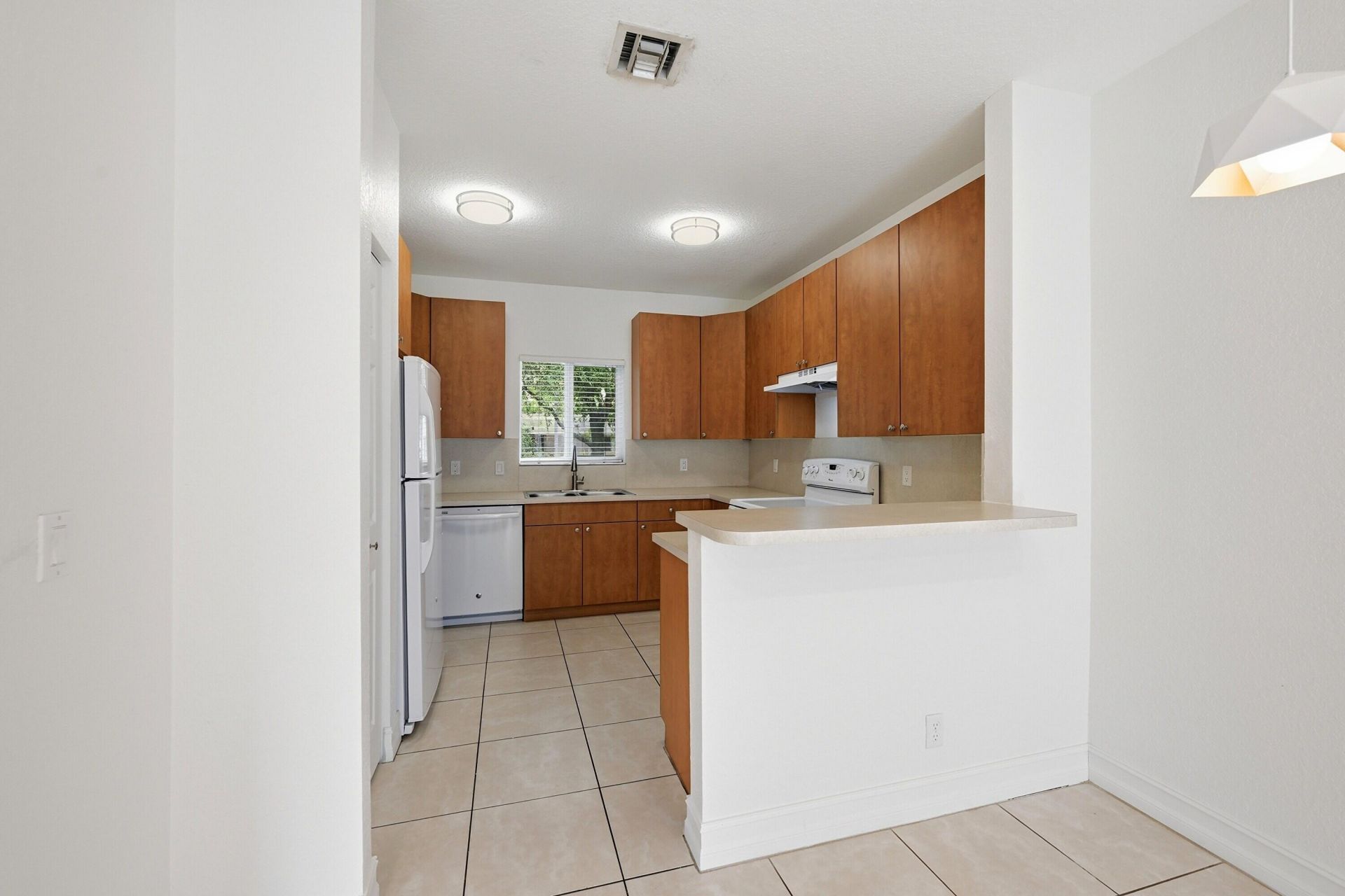 911 NE 12th Avenue, Pompano Beach, FL 33060 Photo