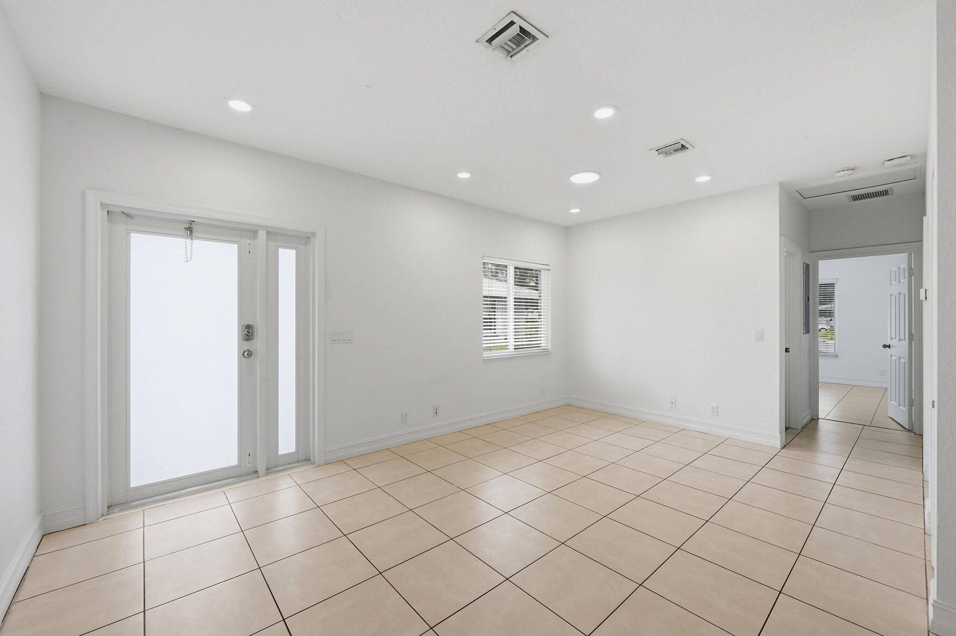911 NE 12th Avenue, Pompano Beach, FL 33060 Photo