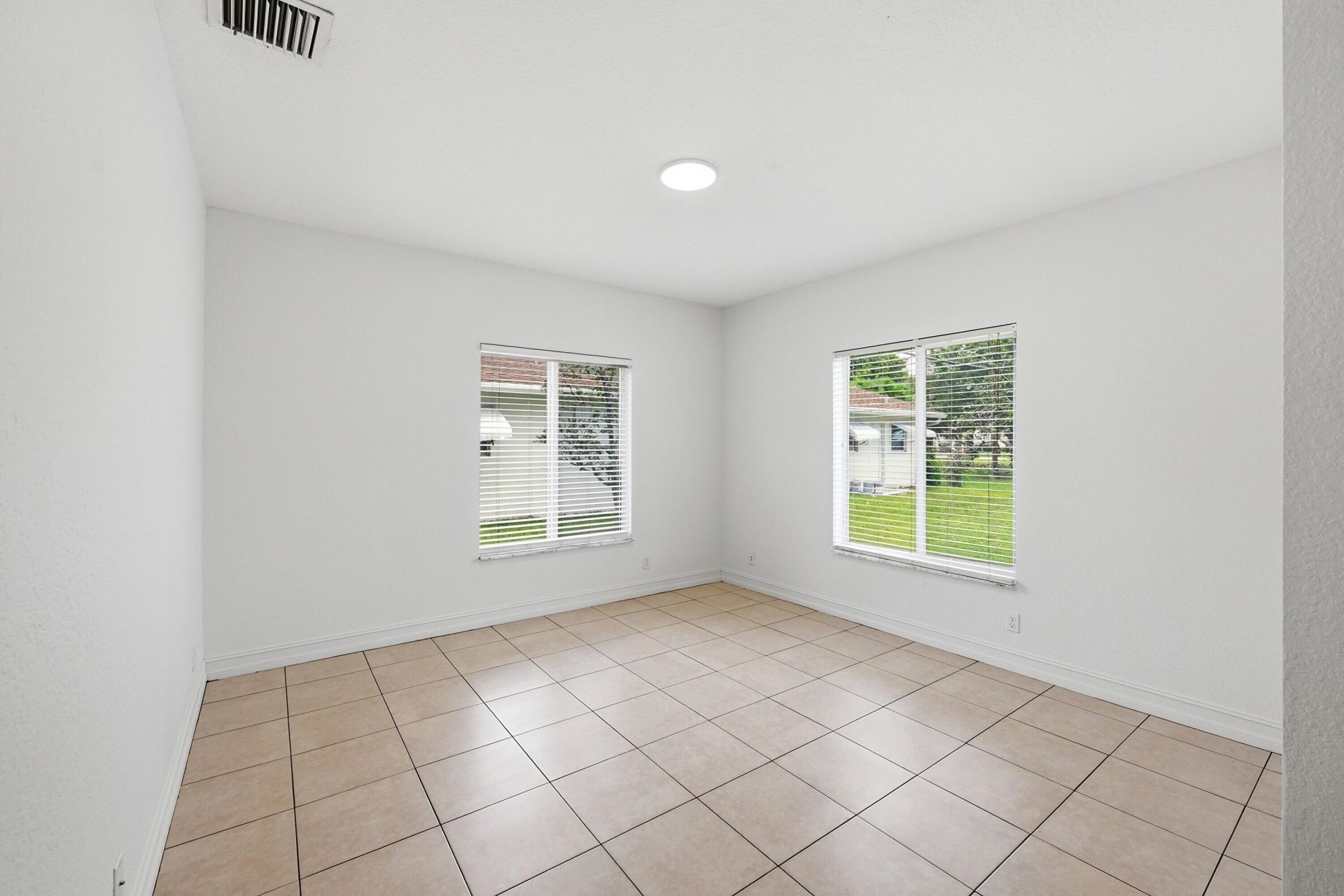 911 NE 12th Avenue, Pompano Beach, FL 33060 Photo