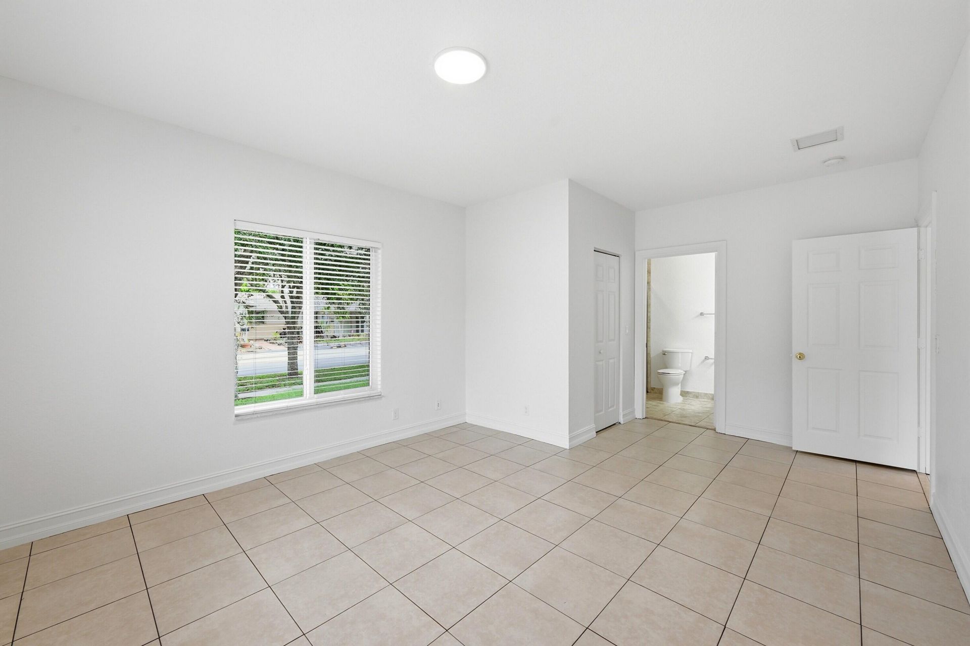 911 NE 12th Avenue, Pompano Beach, FL 33060 Photo