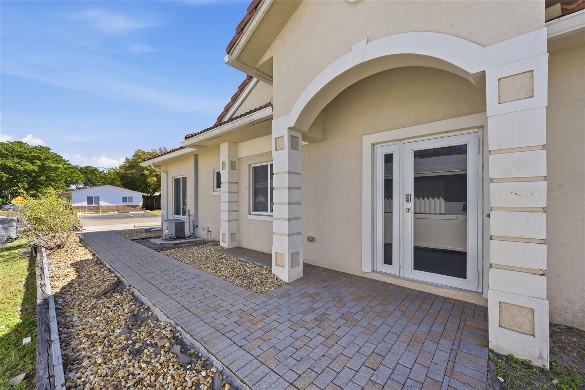 911 NE 12th Avenue, Pompano Beach, FL 33060 Photo