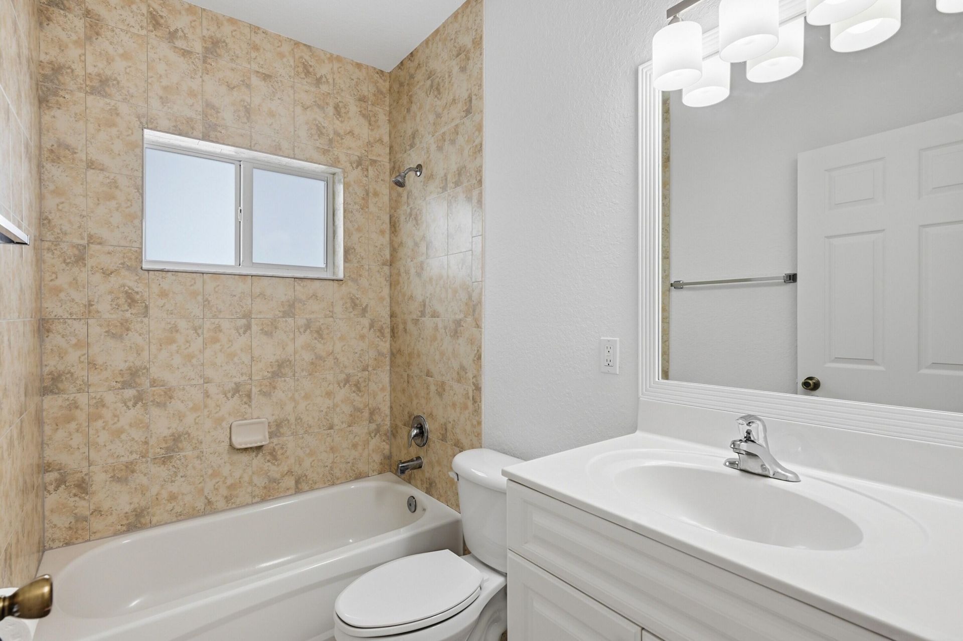 911 NE 12th Avenue, Pompano Beach, FL 33060 Photo