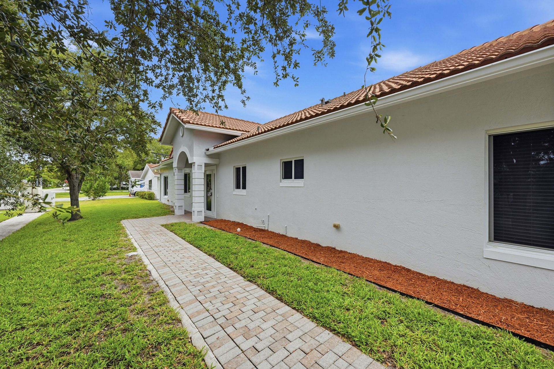 911 NE 12th Avenue, Pompano Beach, FL 33060 Photo