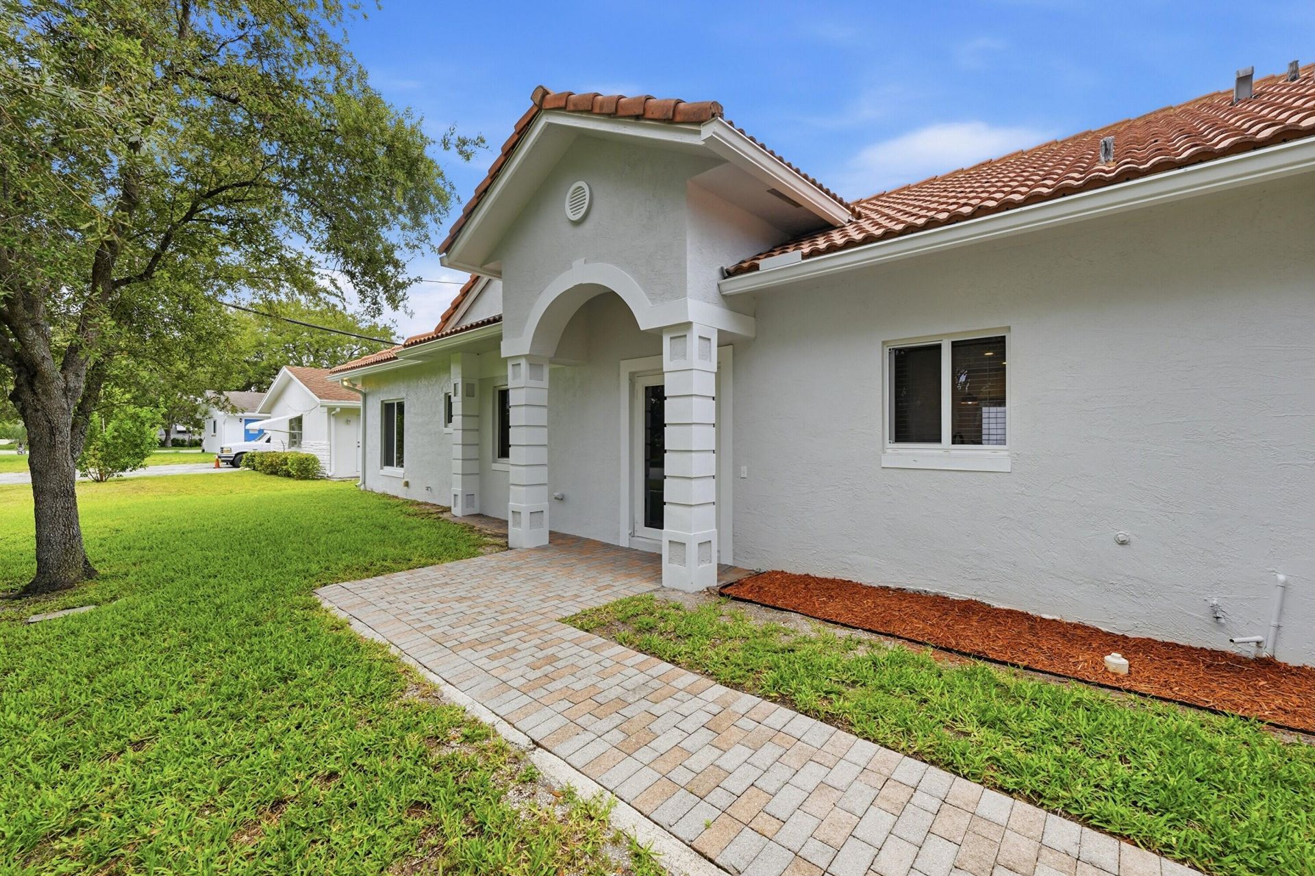 911 NE 12th Avenue, Pompano Beach, FL 33060 Photo
