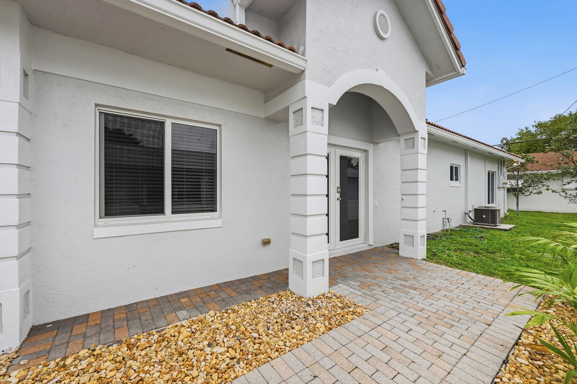 911 NE 12th Avenue, Pompano Beach, FL 33060 Photo