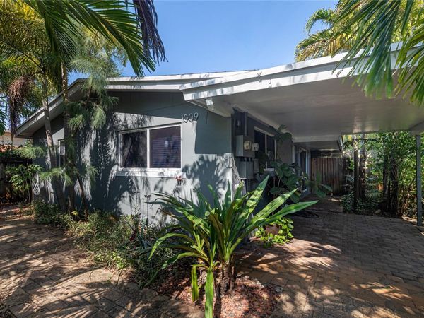 1009 NE 23rd Dr, Wilton Manors, FL 33305