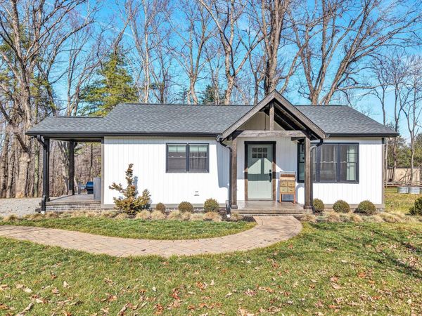 1990 Edwardsville RD, Hardy, VA 24101