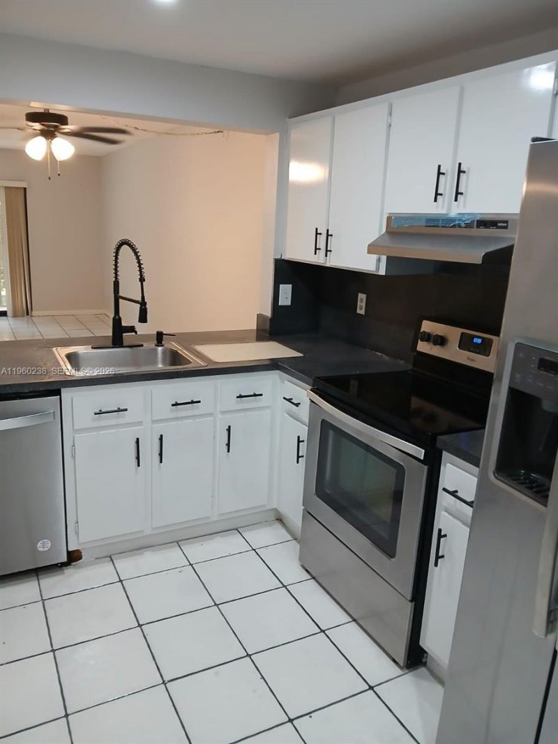 20810 NE 8th Ct, Unit 101-18, Miami, FL 33179 Photo