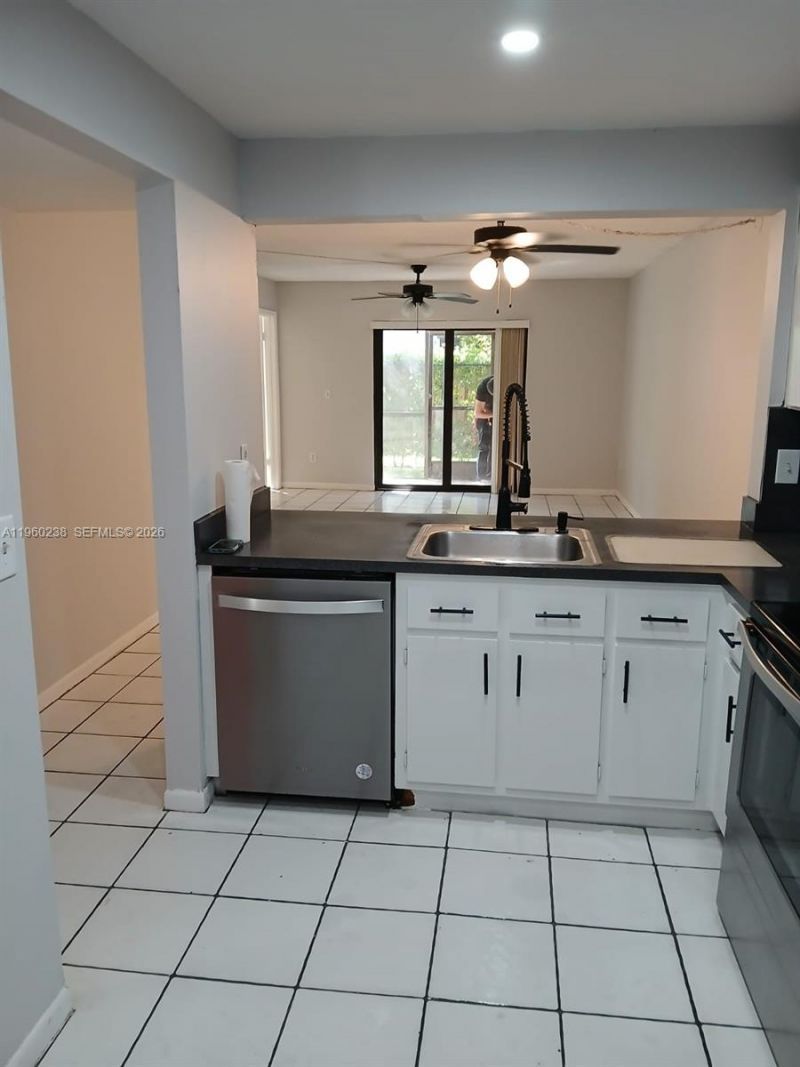 20810 NE 8th Ct, Unit 101-18, Miami, FL 33179 Photo