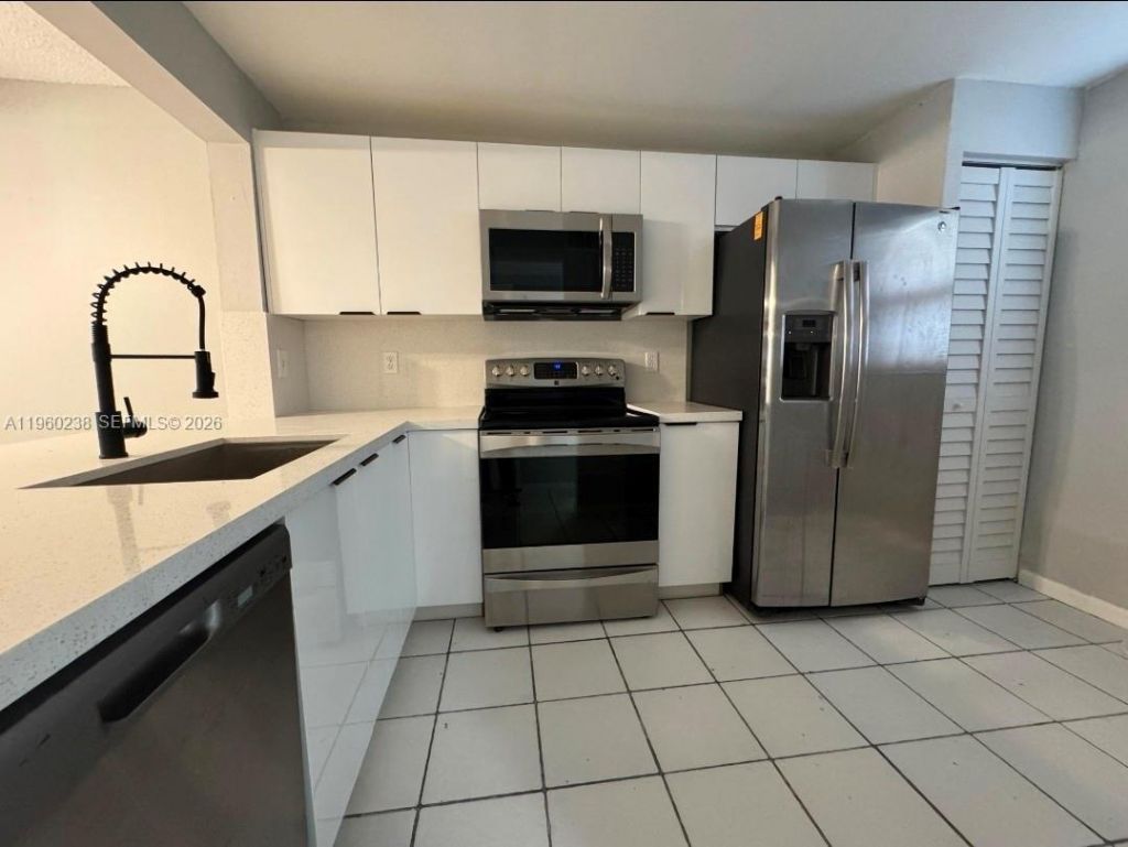 20810 NE 8th Ct, Unit 101-18, Miami, FL 33179 Photo