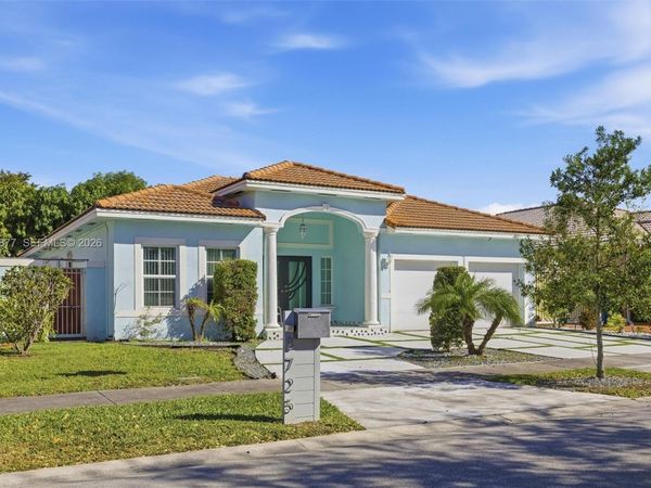 8725 NW 148th Ter, Miami Lakes, FL 33018